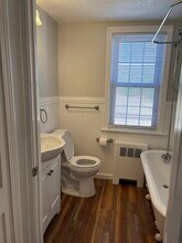 84 Quinapoxet St, Unit 3 in Jefferson, MA - Building Photo - Building Photo