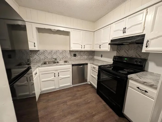 9905 E 21st Pl in Tulsa, OK - Building Photo - Building Photo