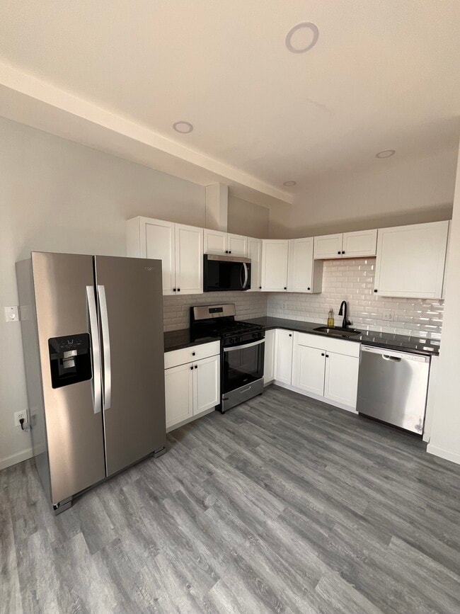 934 11th Ave, Unit 2R