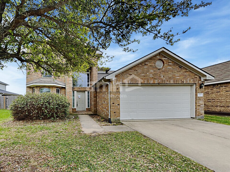 2617 Las Cruces in Deer Park, TX - Foto de edificio