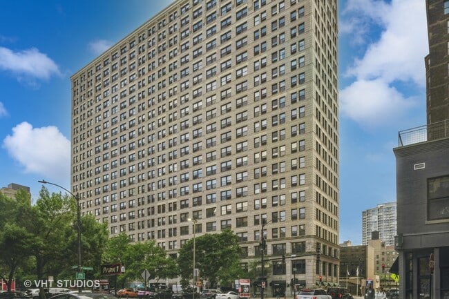 property at 600 S Dearborn St