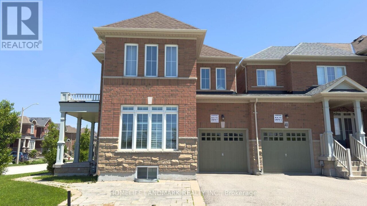 39 Pavlova Crescent in Richmond Hill, ON - Building Photo