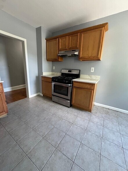 1018 Hancock Ave, Unit 2 in Bridgeport, CT - Building Photo