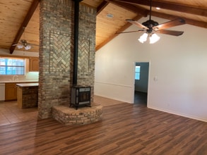 1540 Dove Rd in Gilmer, TX - Building Photo - Building Photo