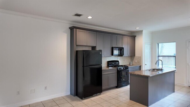 8710 Knox St in Houston, TX - Building Photo - Building Photo