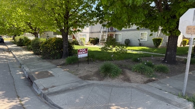 1875 5th St in Sanger, CA - Building Photo - Building Photo