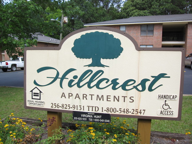 Hillcrest Apartments in Dadeville, AL - Building Photo - Building Photo