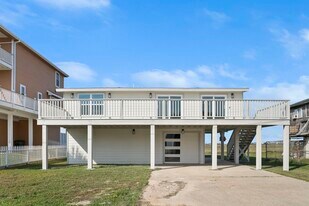 13014 John Reynolds Rd in Galveston, TX - Building Photo