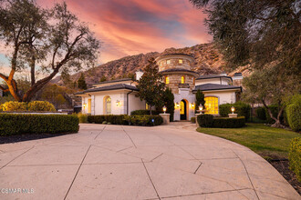 29475 Malibu View Ct in Agoura Hills, CA - Foto de edificio - Building Photo