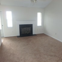 2008 Summerhaven Dr in Greenville, NC - Building Photo