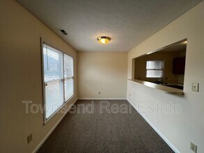 1031 Ancestry Dr in Fayetteville, NC - Foto de edificio - Building Photo