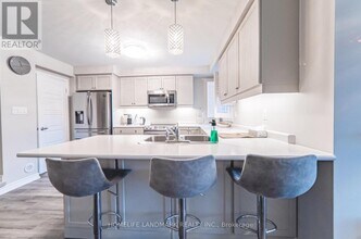 875 Cactus Point in Milton, ON - Building Photo - Building Photo