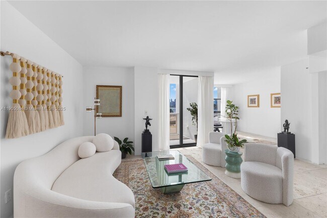 9 Island Ave in Miami Beach, FL - Building Photo - Building Photo