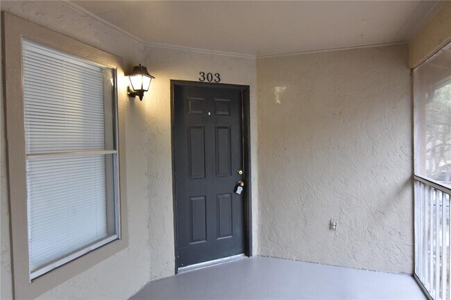 956 Salt Pond Pl in Altamonte Springs, FL - Foto de edificio - Building Photo