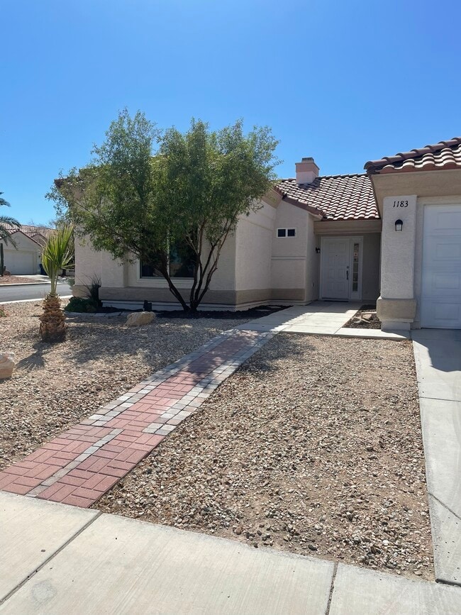 1183 Pelican Lake Ln in Las Vegas, NV - Foto de edificio - Building Photo
