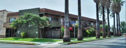 Romaine Street Apartments in Los Angeles, CA - Building Photo - Building Photo