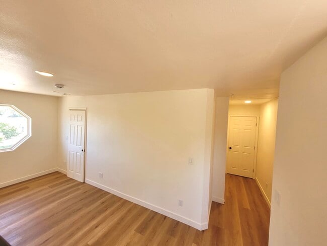 1550 Encino Dr in Escondido, CA - Building Photo - Building Photo
