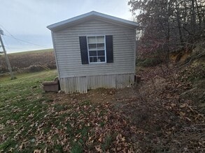 222 Farmington Rd in Woodlawn, VA - Building Photo - Building Photo