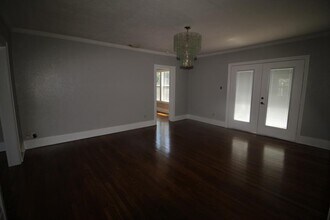 1660 Castle Ct in Houston, TX - Building Photo - Building Photo
