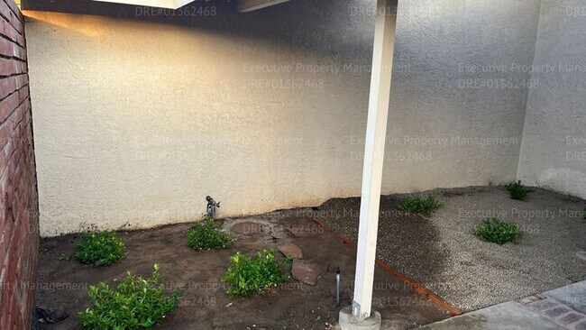 4405 Charter Oaks Ave in Bakersfield, CA - Building Photo - Building Photo