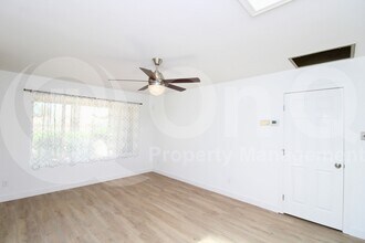 10312 E Cactus Rd in Scottsdale, AZ - Building Photo - Building Photo