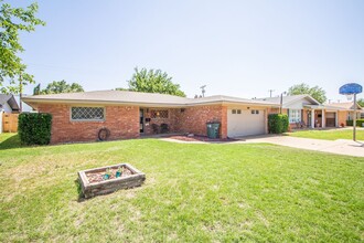 5219 9th St in Lubbock, TX - Building Photo - Building Photo