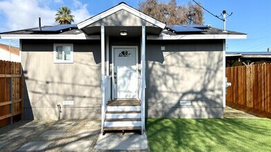 10851 Hamill St in Armona, CA - Building Photo - Building Photo