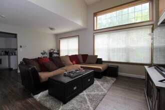 161 Sherwood Ct in Roselle, IL - Building Photo - Building Photo