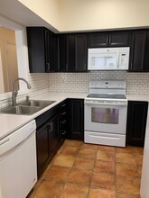 3115 Tom Green St, Unit 204 in Austin, TX - Building Photo - Building Photo