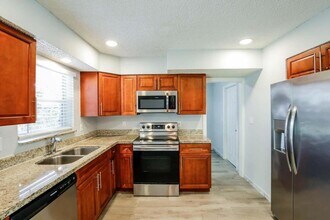 3201 NE 10th Ave in Pompano Beach, FL - Foto de edificio - Building Photo