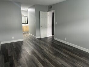 3232 NW 84th Ave in Sunrise, FL - Building Photo - Building Photo