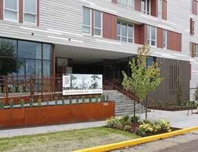 Arena District Apartments in Eugene, OR - Foto de edificio - Building Photo