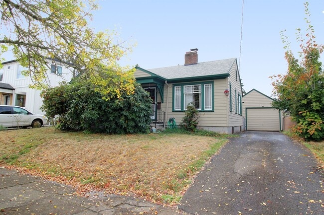 1215 NE 70th Ave