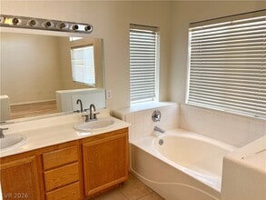 8128 W Back Packer Ct in Las Vegas, NV - Building Photo - Building Photo