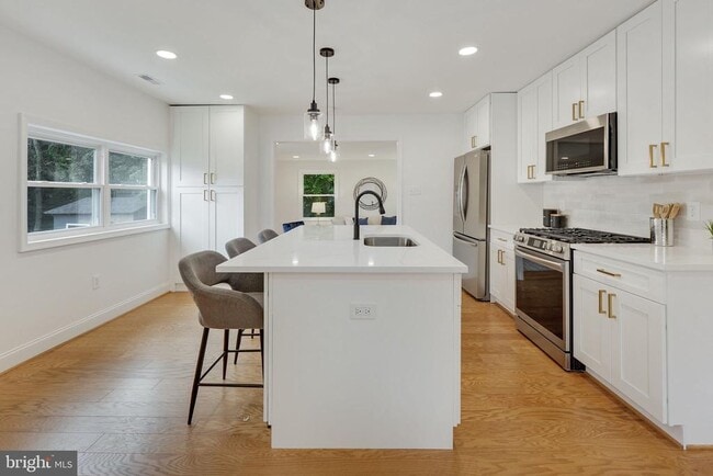 property at 14332 Belleville Ave