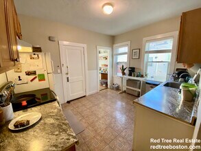 51 Patten St, Unit 1 in Boston, MA - Building Photo - Building Photo