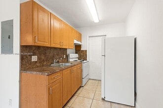 1124 NW 2nd St in Fort Lauderdale, FL - Building Photo - Building Photo