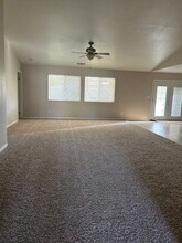 11409 Pacific Shores Dr in Bakersfield, CA - Building Photo - Building Photo