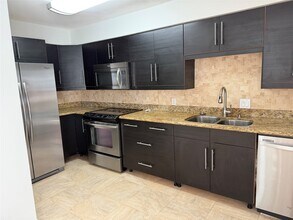 10328 Longmont Dr in Houston, TX - Building Photo - Building Photo