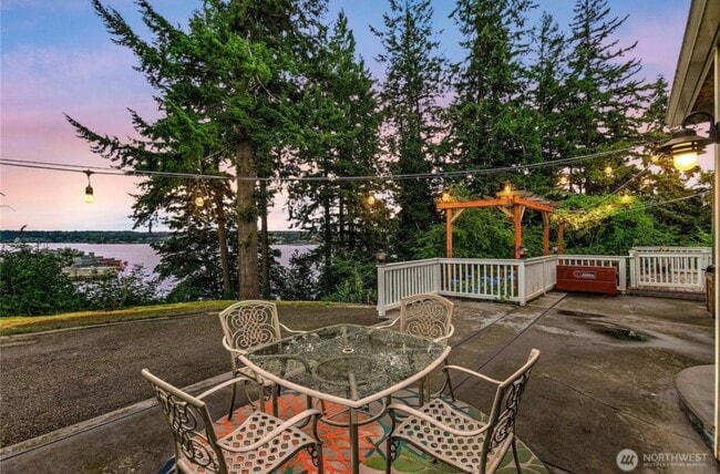 3626 C St in Bremerton, WA - Building Photo - Building Photo