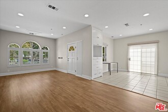 825 Larrabee St in West Hollywood, CA - Building Photo - Building Photo