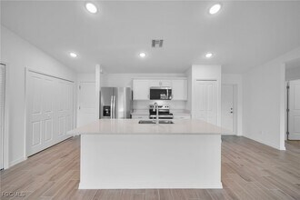 3010 11th St SW in Lehigh Acres, FL - Building Photo - Building Photo