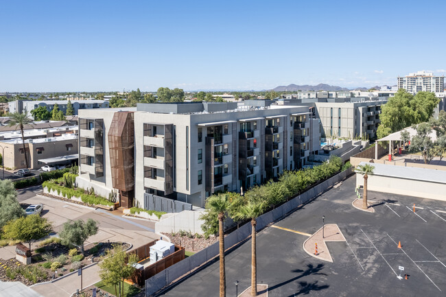 Contour on Campbell in Phoenix, AZ - Building Photo - Building Photo