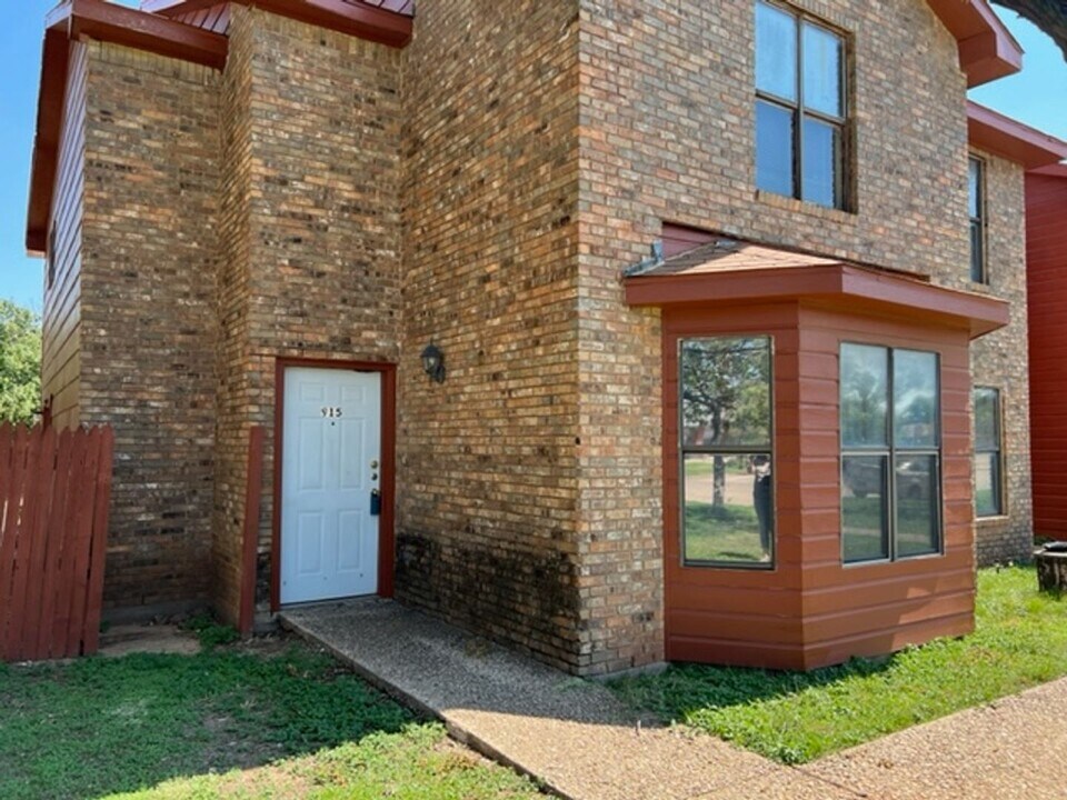 915 Bruce Way in Abilene, TX - Building Photo