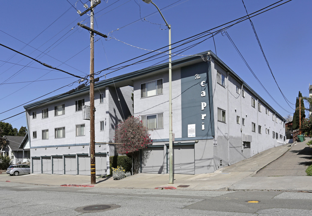 Capri Apartments in Oakland, CA - Building Photo