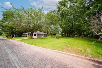 1109 Booker Ave in Mount Pleasant, TX - Building Photo - Building Photo