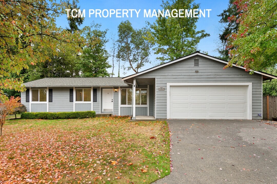 11707 NE 98th St in Kirkland, WA - Building Photo