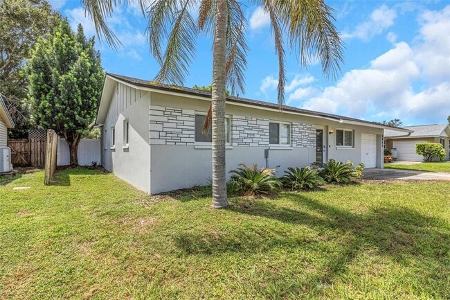 6842 62nd Ave N in Pinellas Park, FL - Building Photo - Building Photo