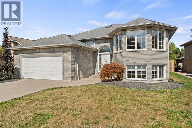 property at 3316 Kenilworth Dr