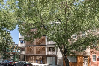 33 Frost St in Brooklyn, NY - Foto de edificio - Building Photo